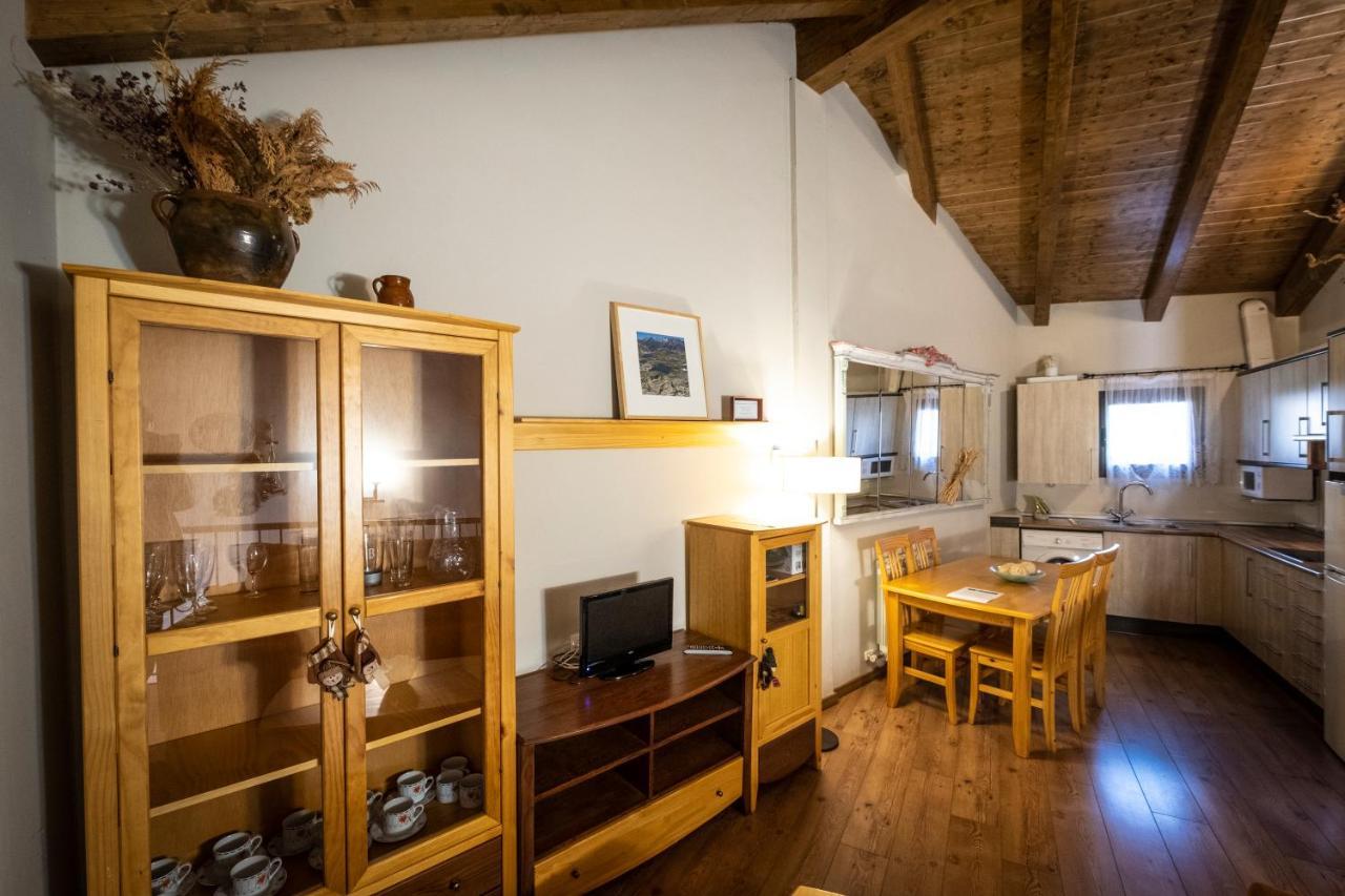 Apartamentos Turisticos Batlle Laspaúles Exteriör bild