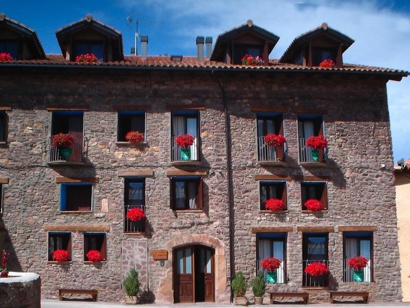 Apartamentos Turisticos Batlle Laspaúles Exteriör bild